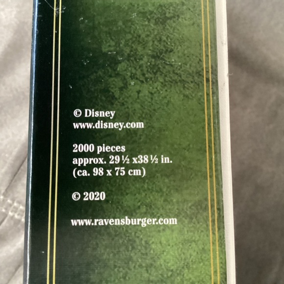 2000pc Puzzle - Picture 2 of 3